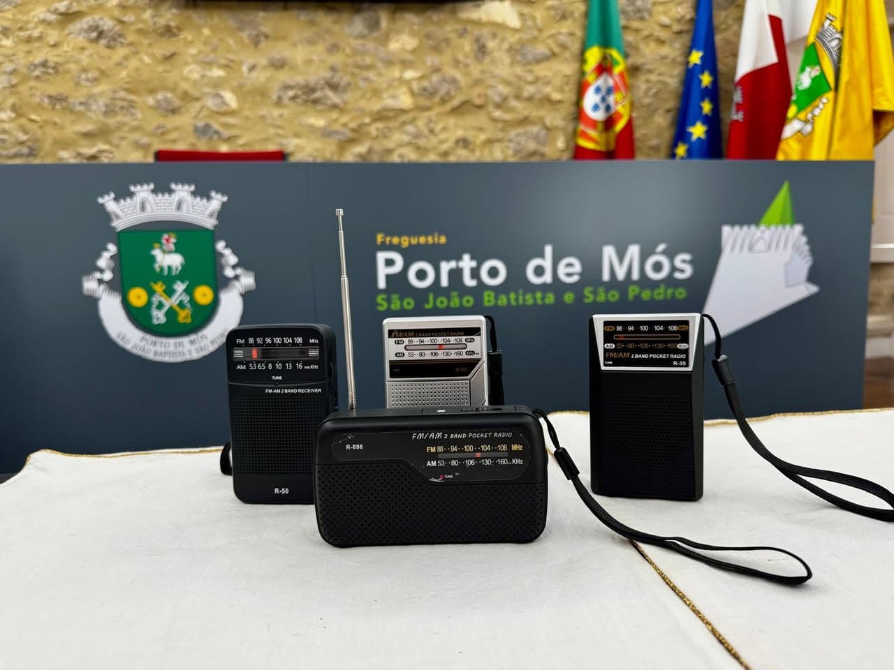 Entrega de Rádios