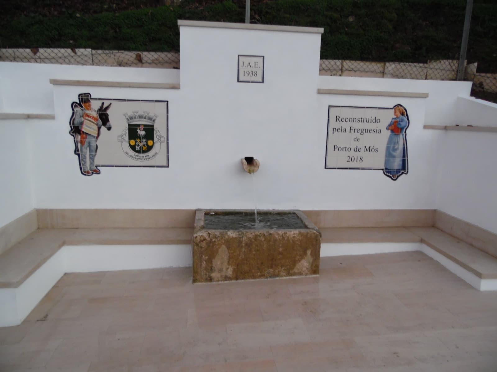 Restauro da fonte do Rio Alcaide